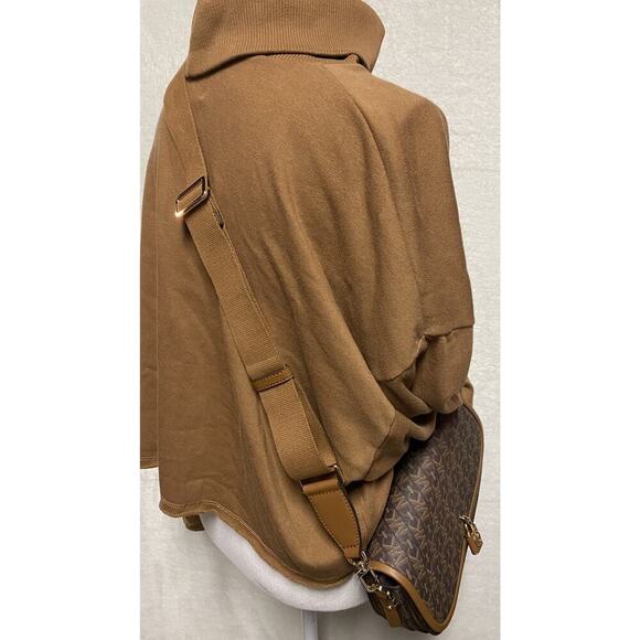 Michael Kors Mila Medium Empire Signature Logo Messenger Bag - Picture 2 of 16